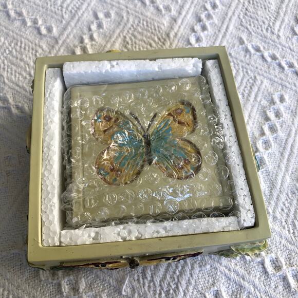 VTG 3D Butterfly Coaster Set w/ Holder 4‑Piece Resin Square New Open Box Cottage - Picture 2 of 16